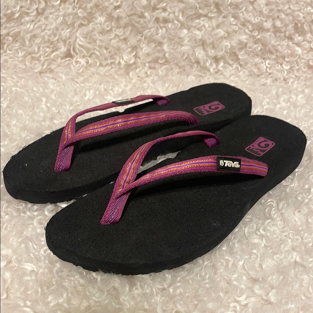 NWOT Teva Women's Black and Purple Sandals